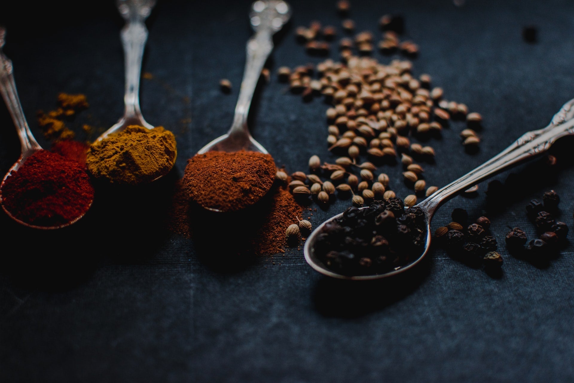 Electric vs manual salt and pepper grinders Cole & Mason UK